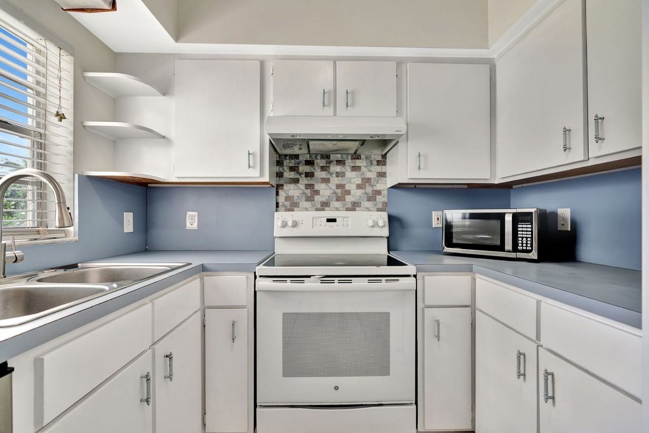 8968 Se Pine Cone Ln - Photo 5 of 39