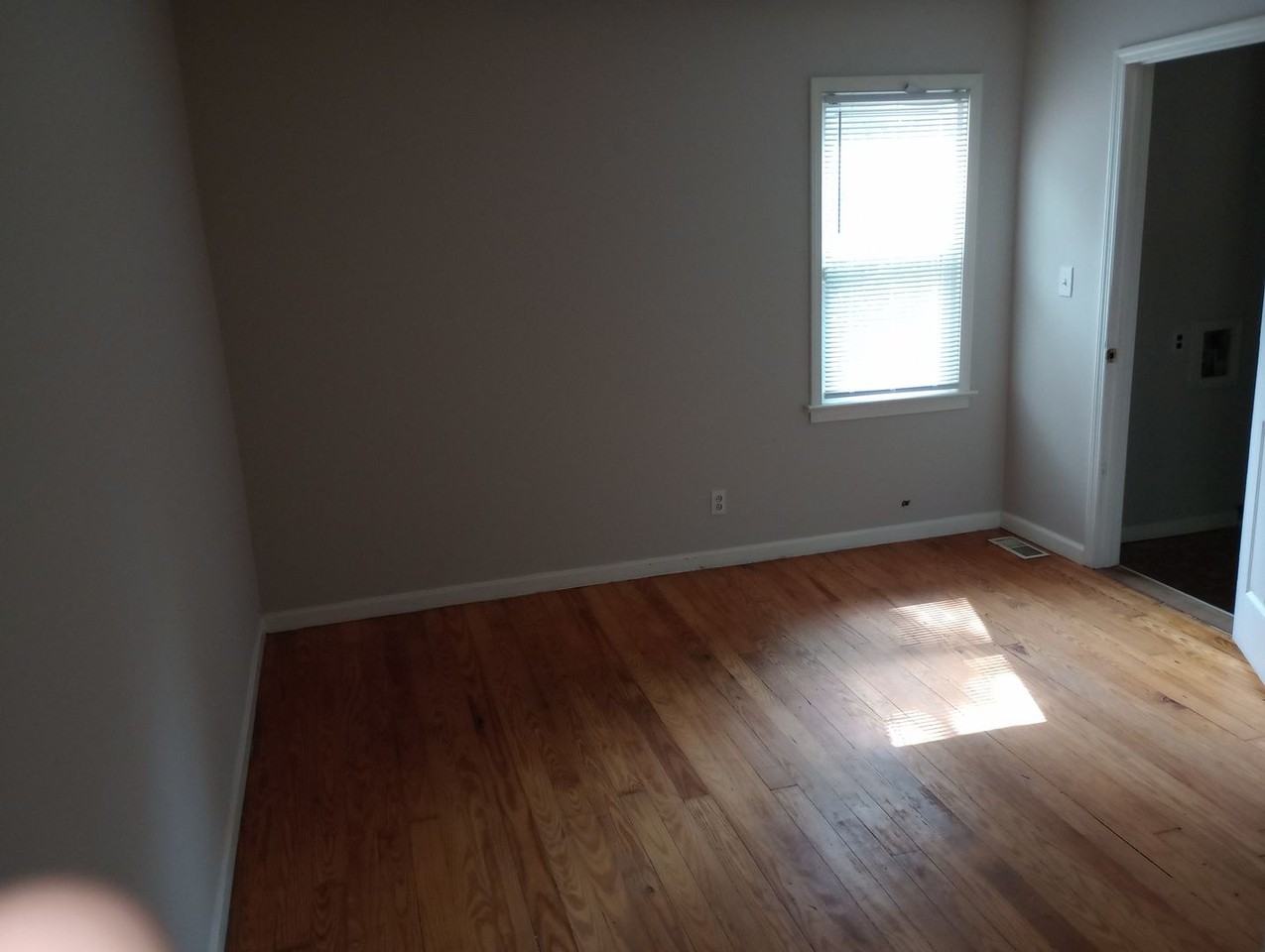 2501 11th Street East - Photo 6 of 11