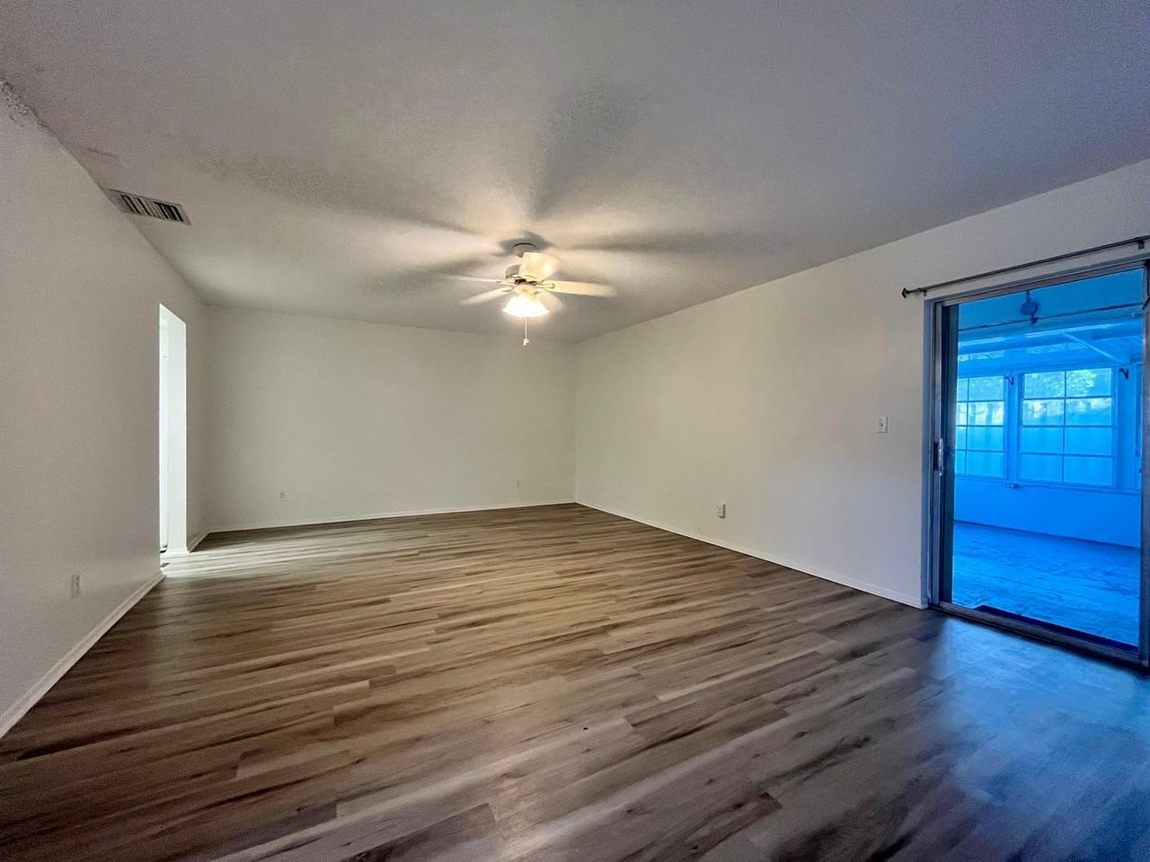 1015 Ashley Ave - Photo 2 of 16