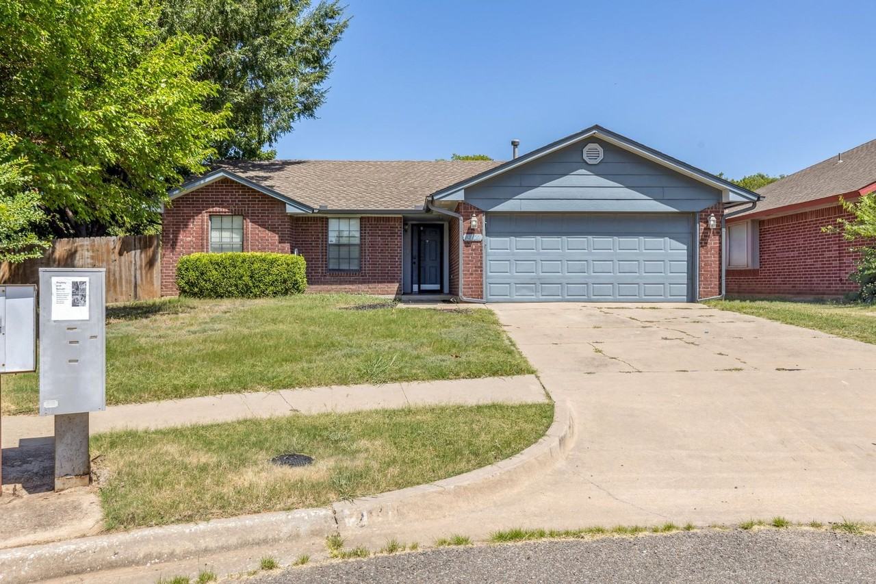 2101 Harbor Dr - Photo 2 of 34