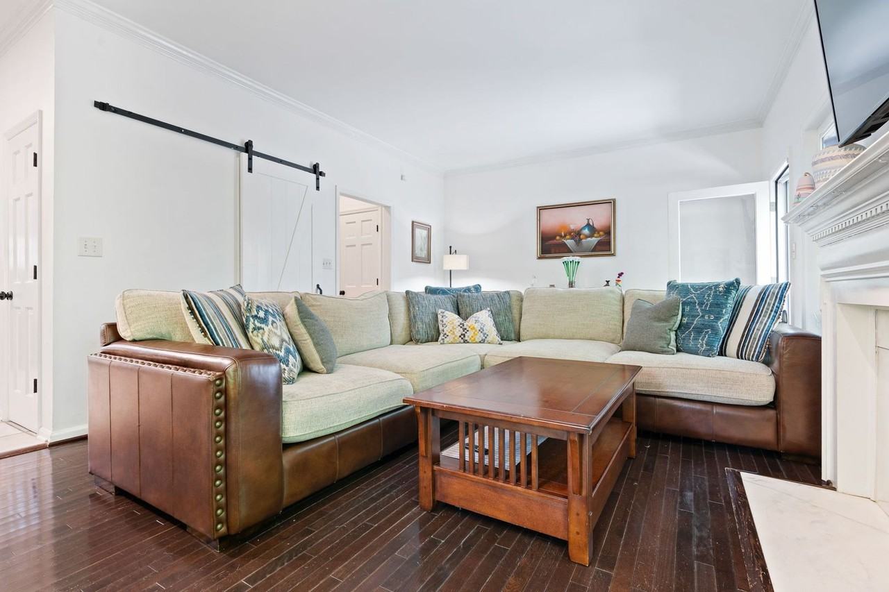 25 The Falls Dr - Photo 2 of 16