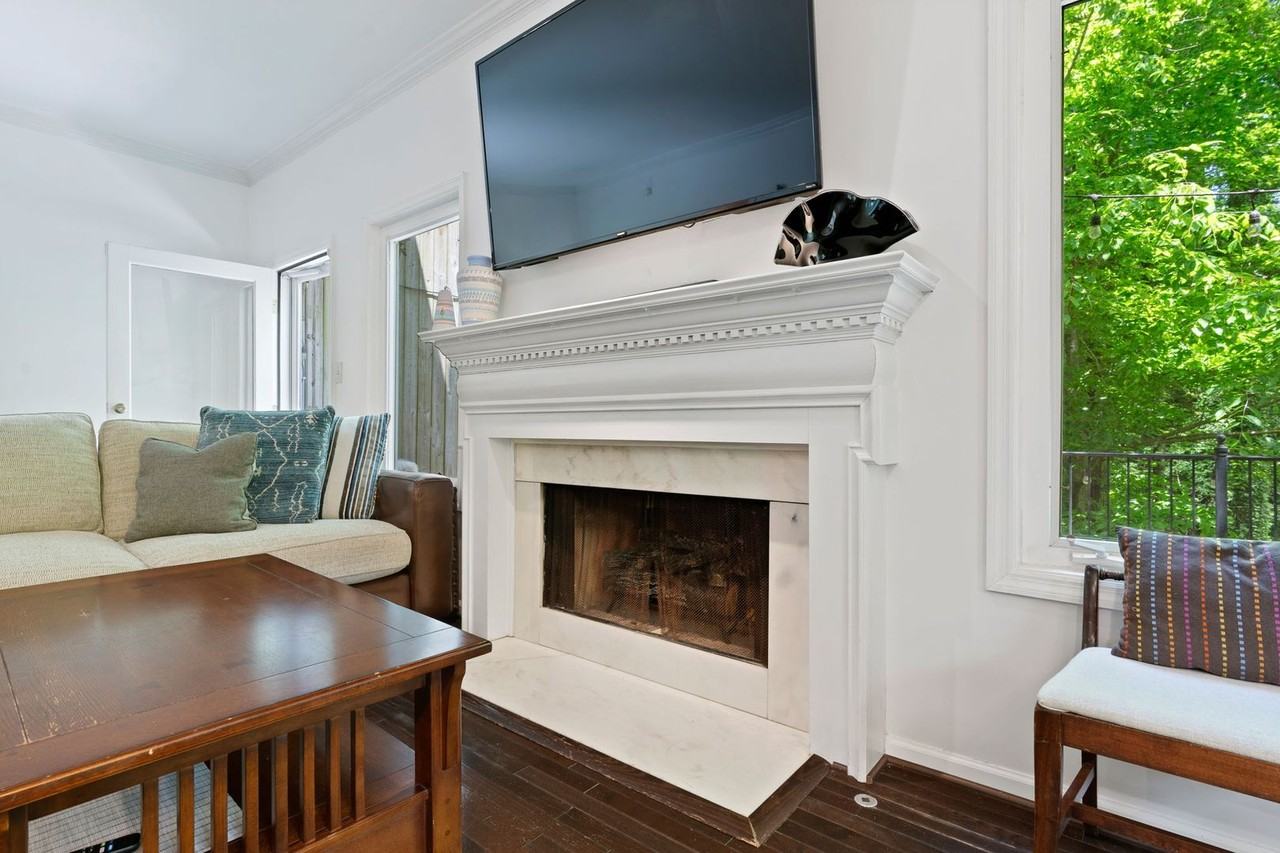 25 The Falls Dr - Photo 3 of 16