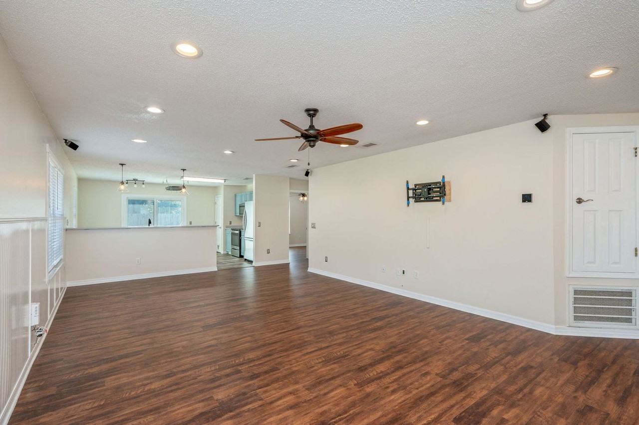 7648 Chablis Cir - Photo 6 of 38