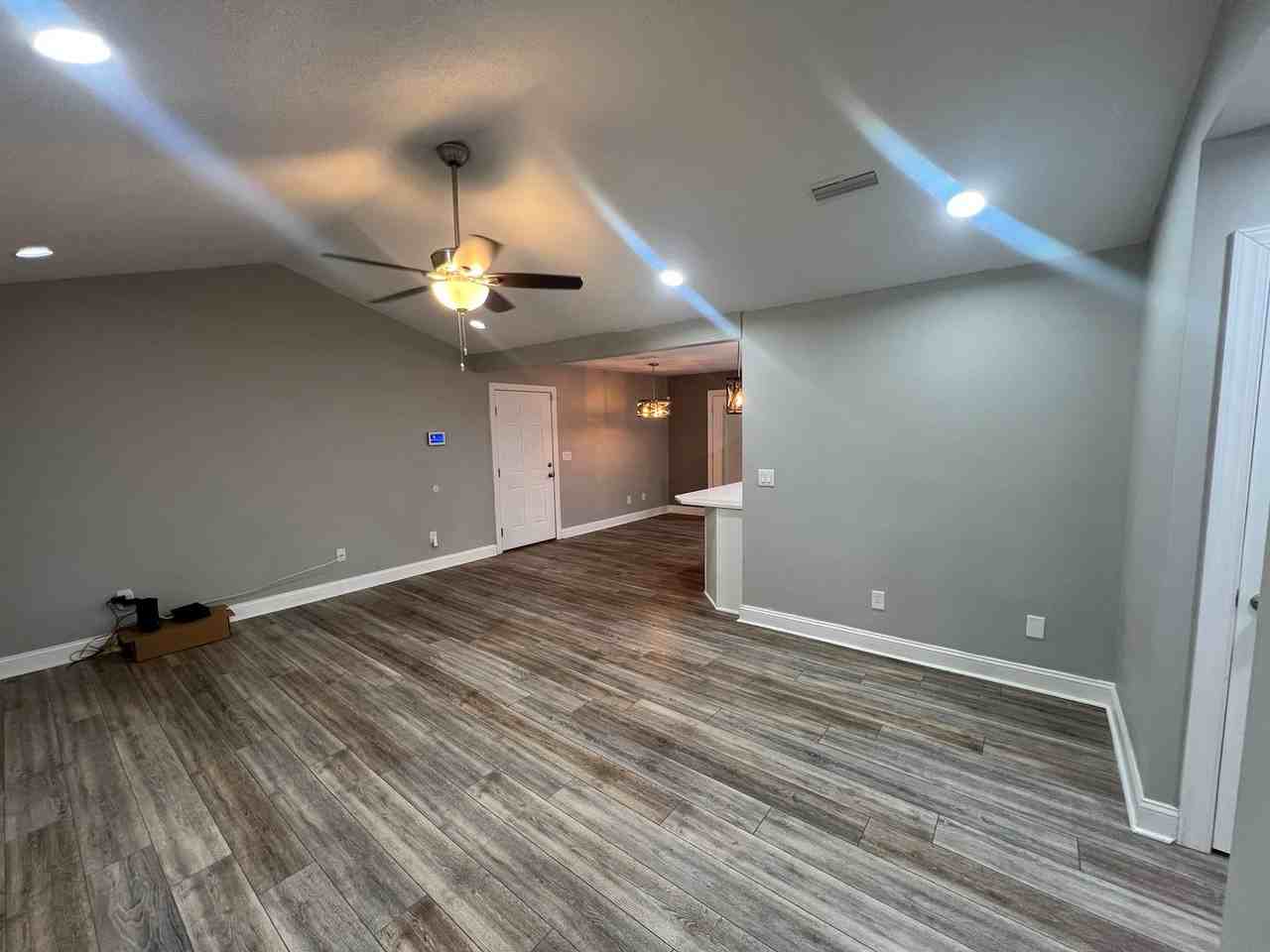 133 Blackhawk Dr - Photo 4 of 20