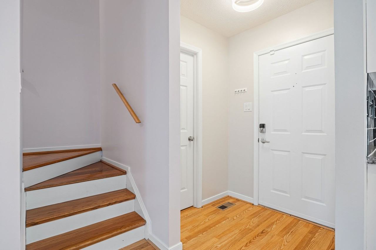 2087 Airy Cir - Photo 3 of 31
