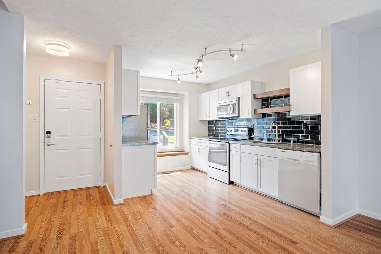 2087 Airy Cir - Photo 5 of 31