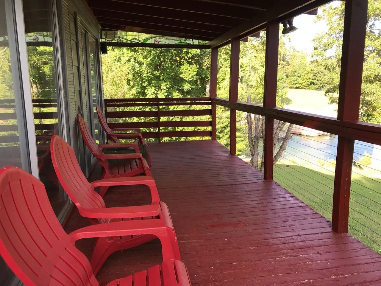 1660 Canal Ln - Photo 3 of 25