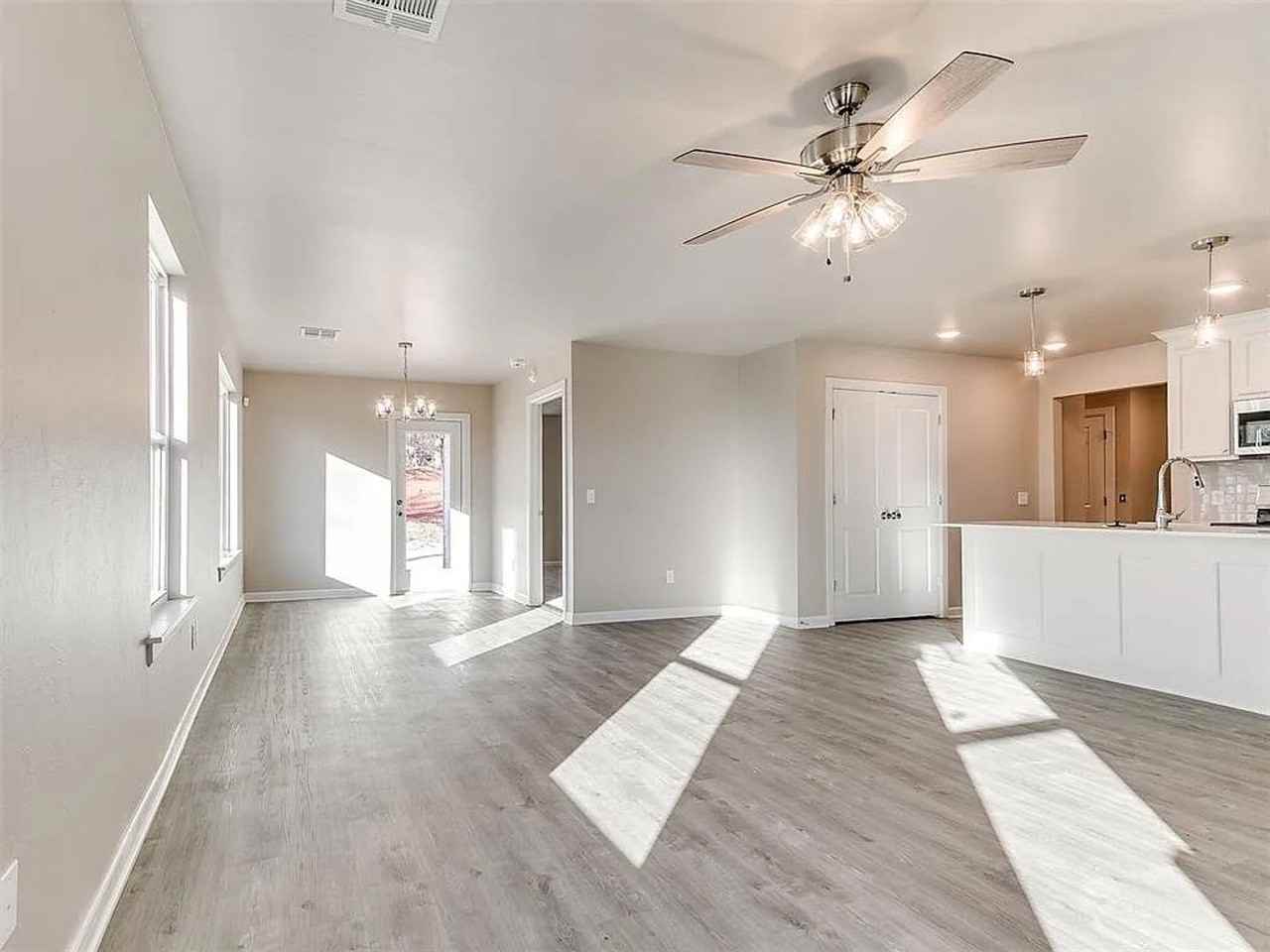 421 E 7th St - Photo 5 of 19