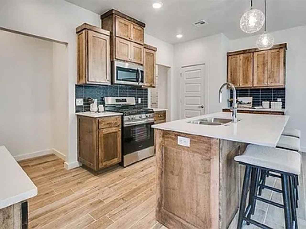 11709 Sw 47th St - Photo 6 of 34