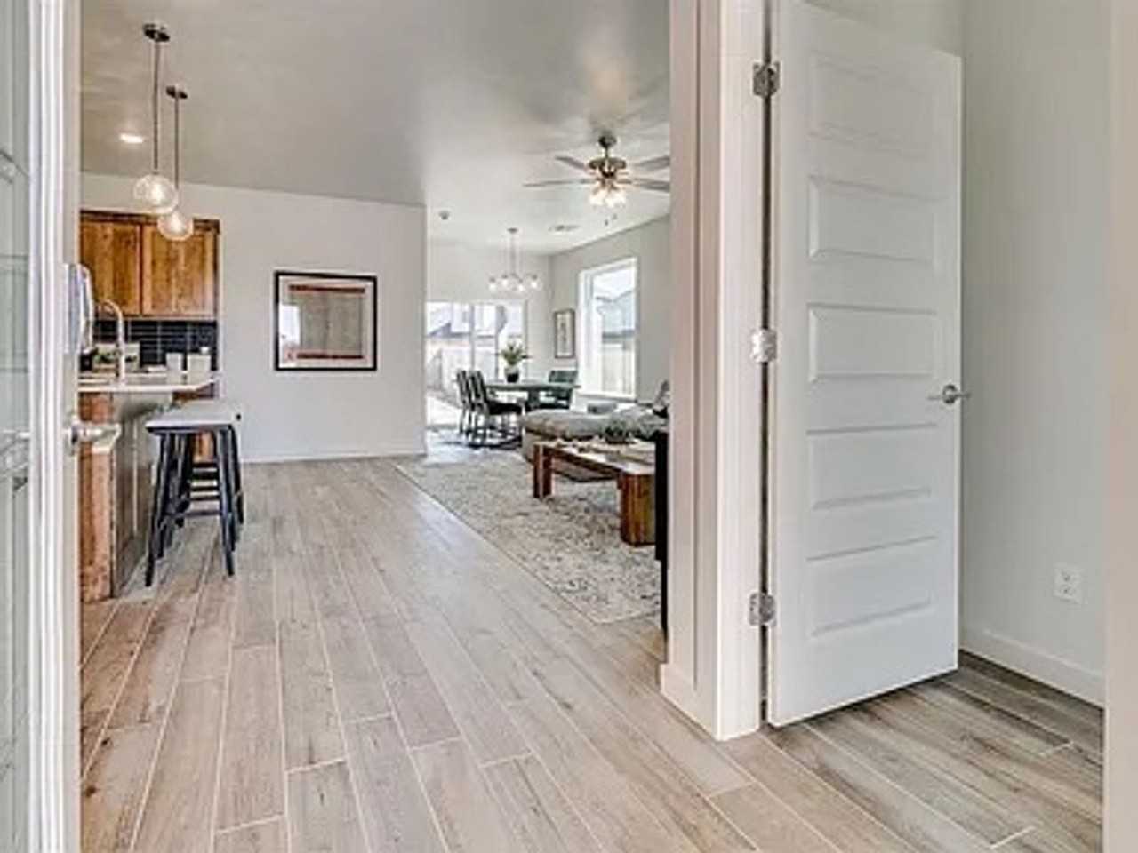 11709 Sw 47th St - Photo 7 of 34