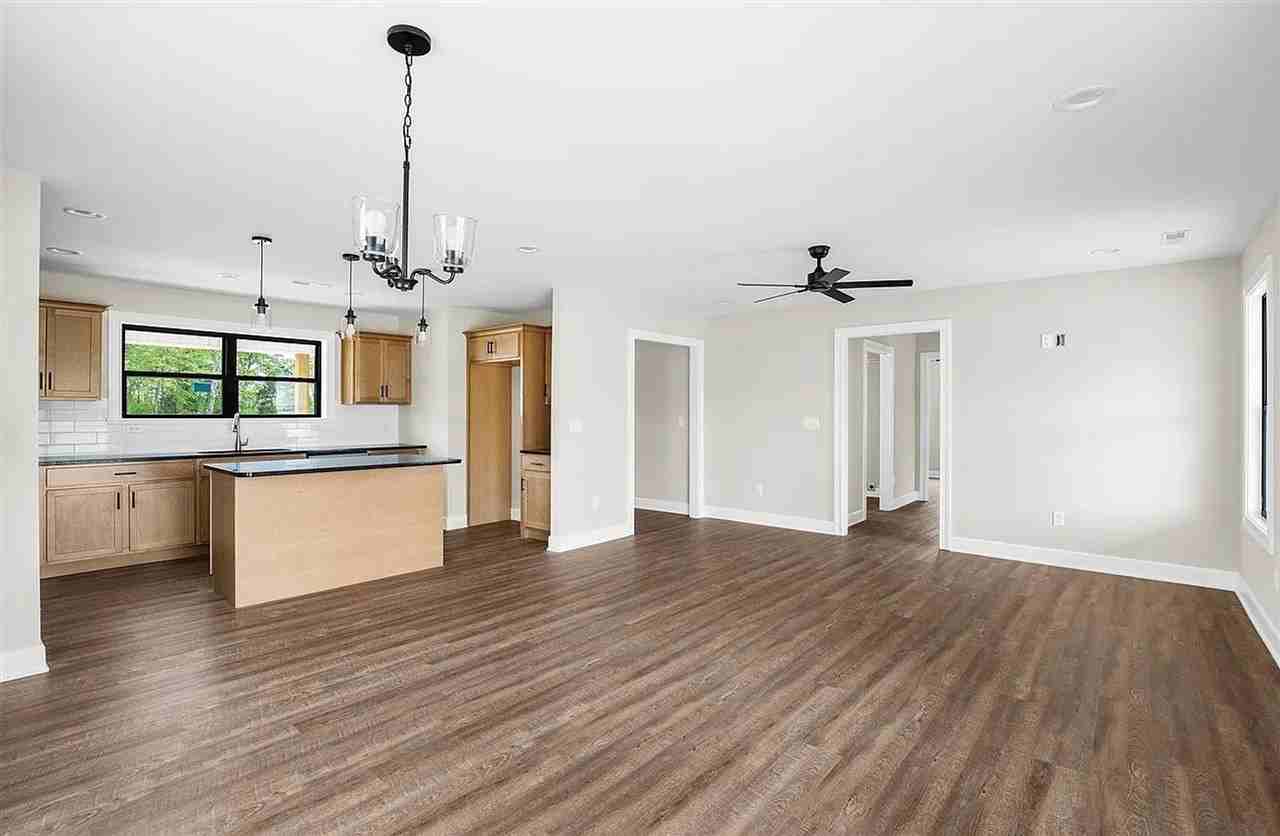 107 Madeline Ct - Photo 2 of 9