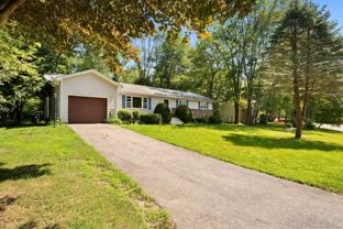 31 Ravenwood Rd - Photo 1 of 1