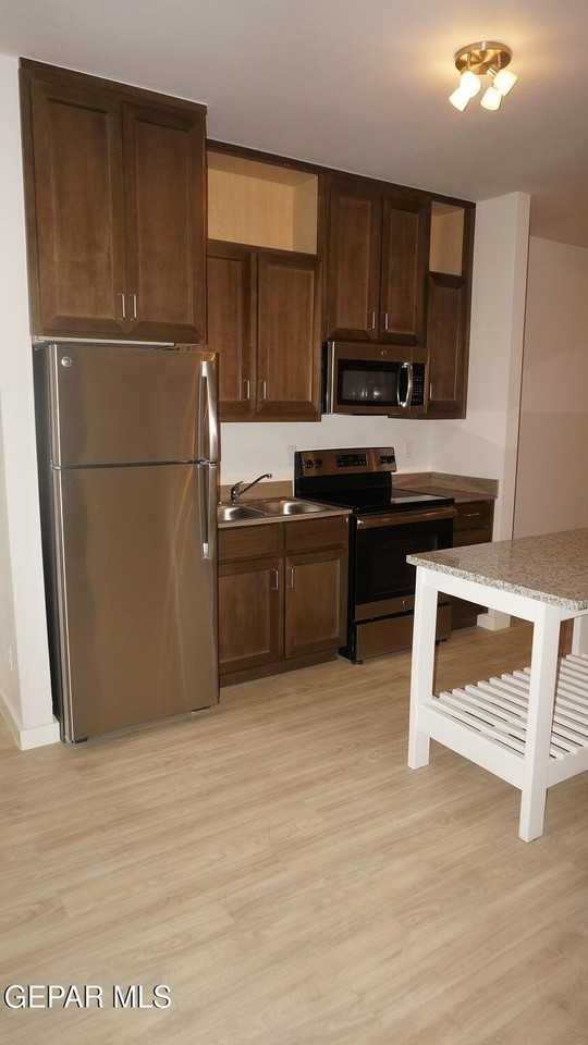 1061 Ranger St Apt 18 #18 - Photo 5 of 13