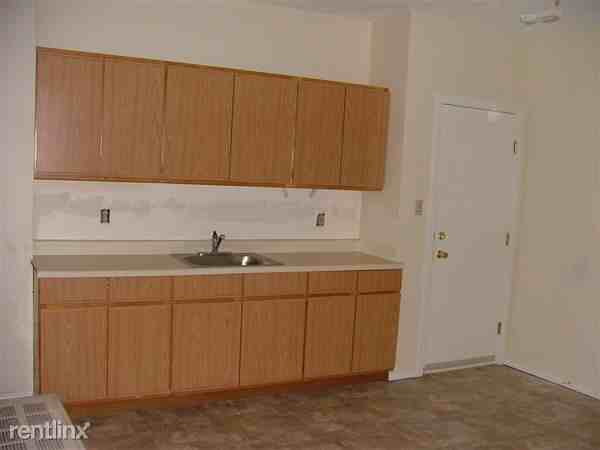 Veteran's Way Apts - Photo 2 of 8