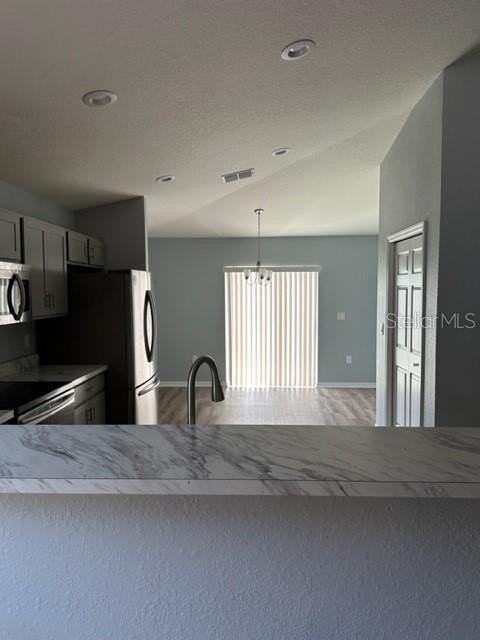 327 Tanager St - Photo 5 of 15