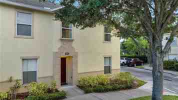 featured image of 2714 Club Cortile Cir