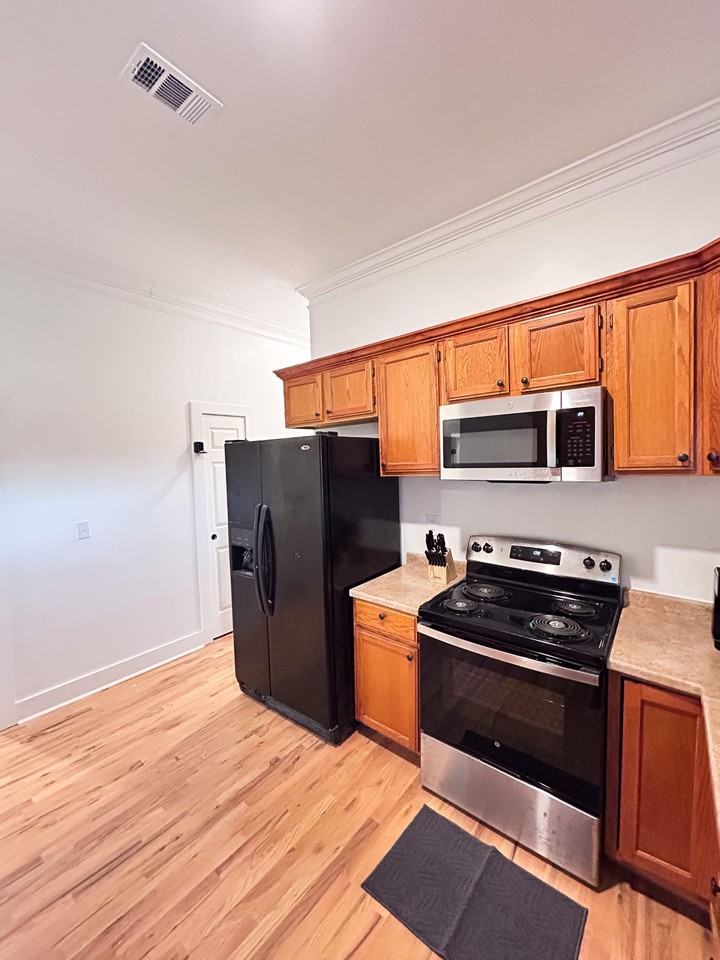 Ira St Sw - Photo 3 of 8