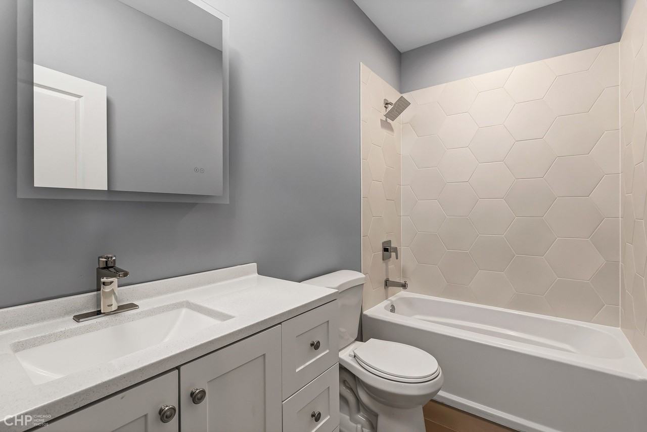 6439 S Maryland Ave #3 - Photo 6 of 11