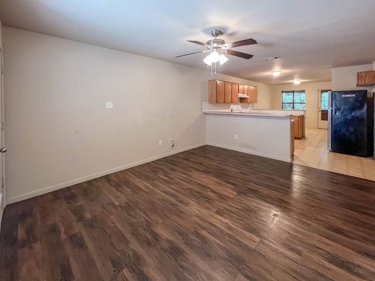 308 S 40th St #B - Photo 3 of 13