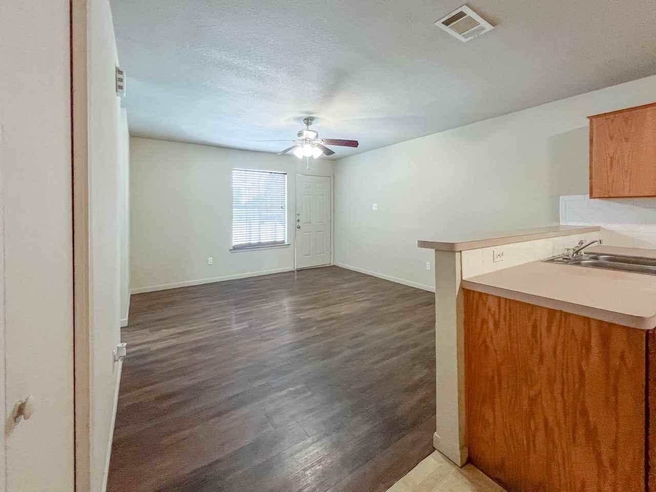 308 S 40th St #B - Photo 4 of 13