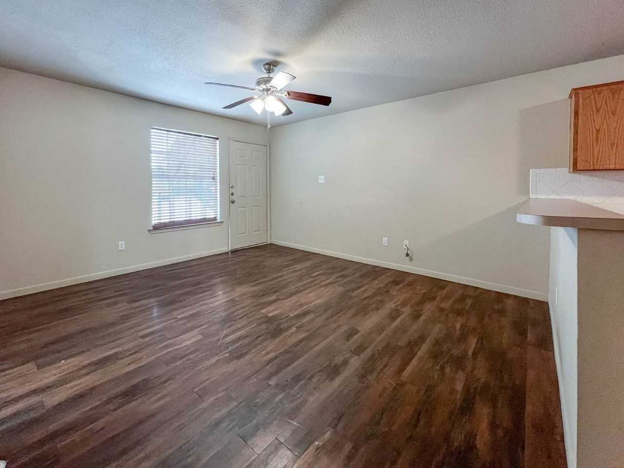 308 S 40th St #B - Photo 5 of 13