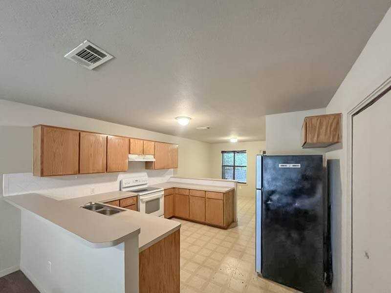 308 S 40th St #B - Photo 6 of 13