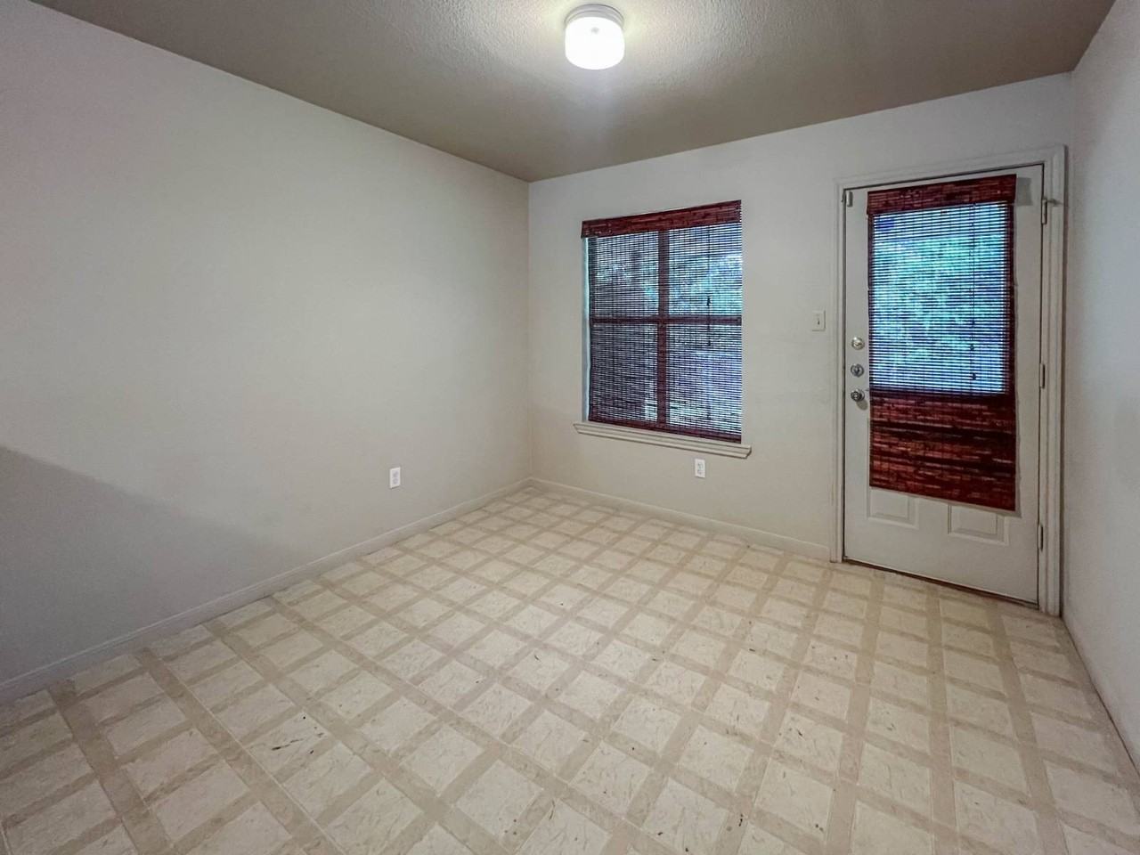 308 S 40th St #B - Photo 7 of 13