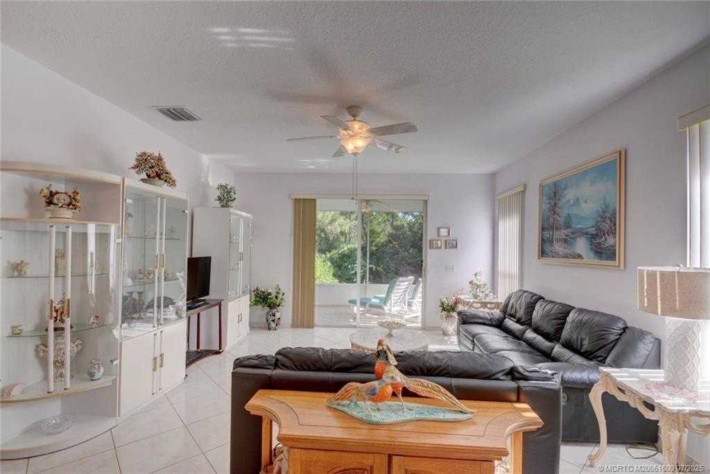 6789 Southeast Warwick Lane - Photo 2 of 24