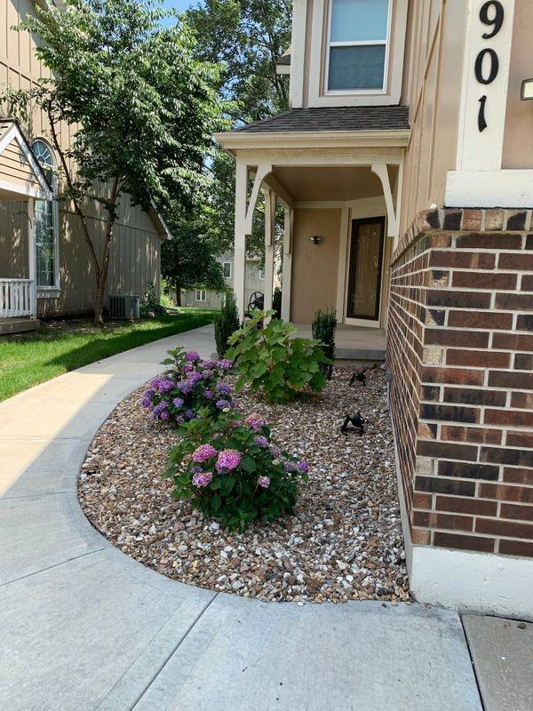 10901 W 115th Ter - Photo 4 of 16