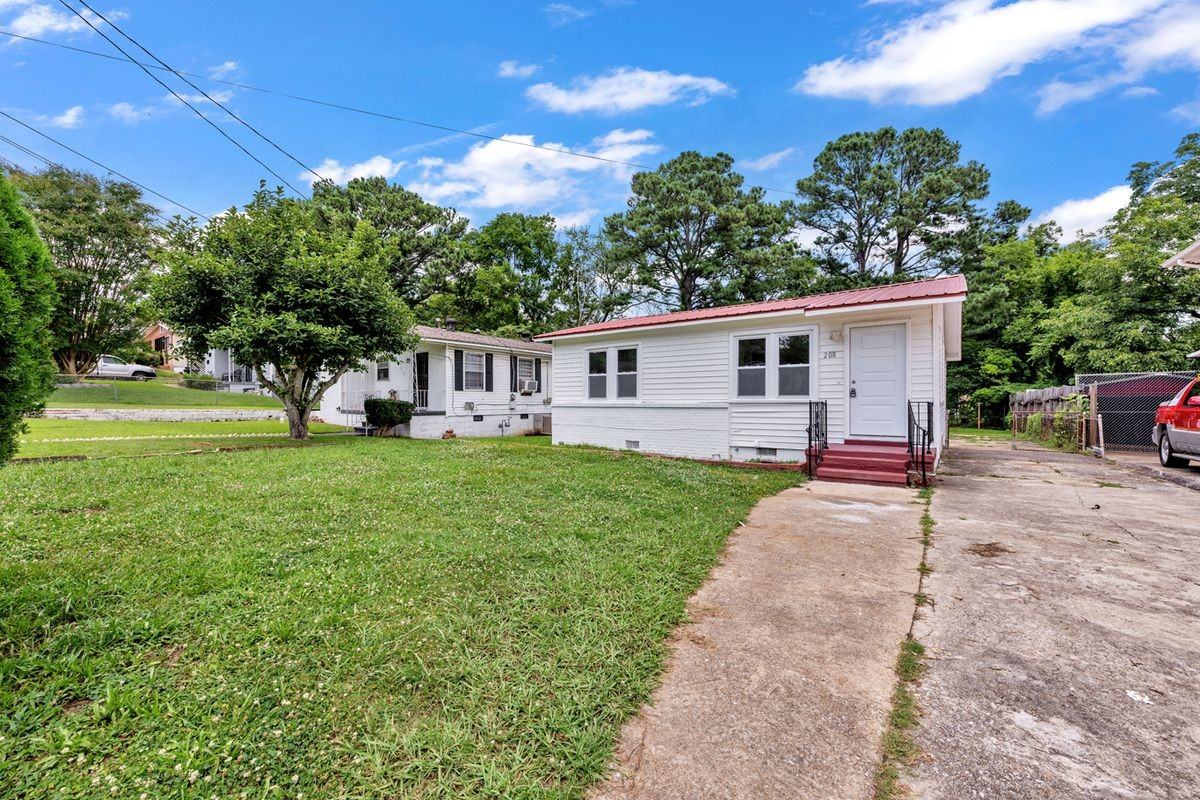 208 17th Ave Sw - Photo 2 of 19