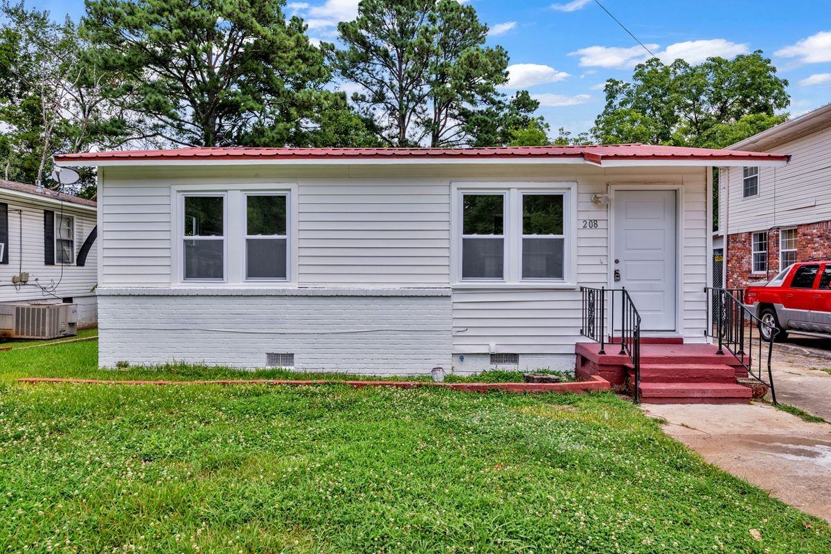 208 17th Ave Sw - Photo 3 of 19