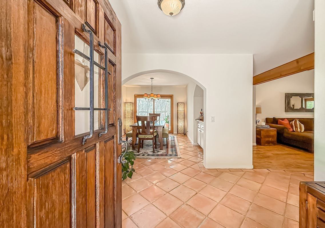 2350 Leeward Cir - Photo 5 of 27