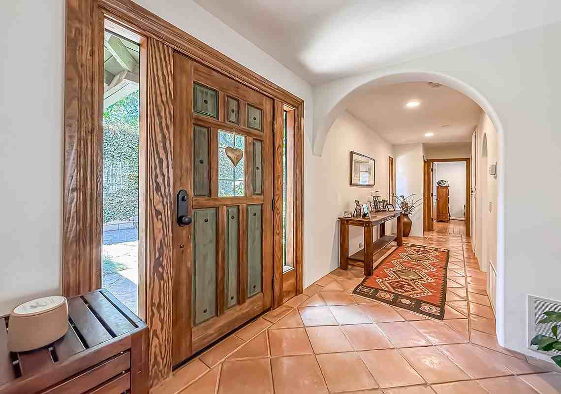 2350 Leeward Cir - Photo 6 of 27