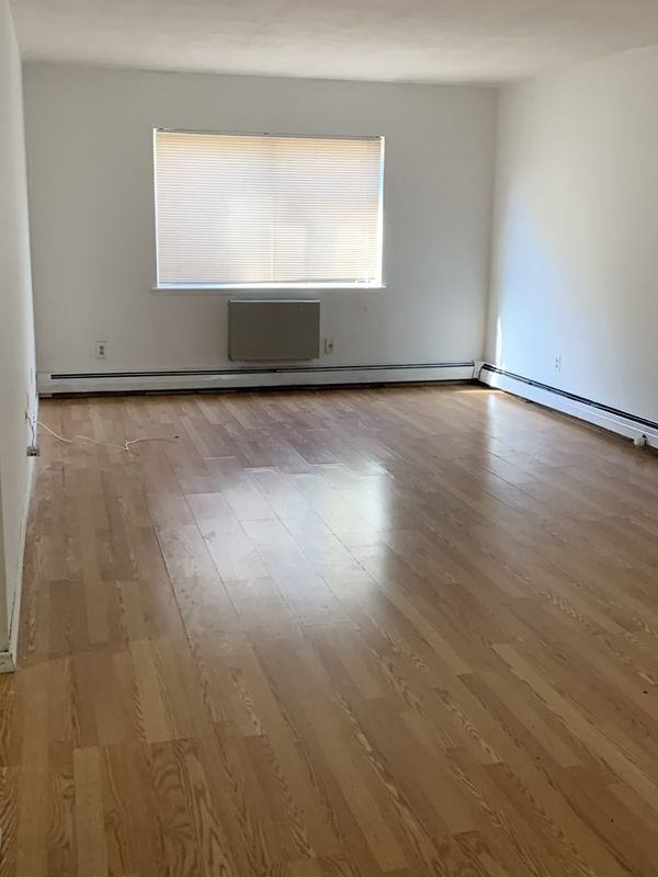 235 Henry Ave ##22k - Photo 3 of 3