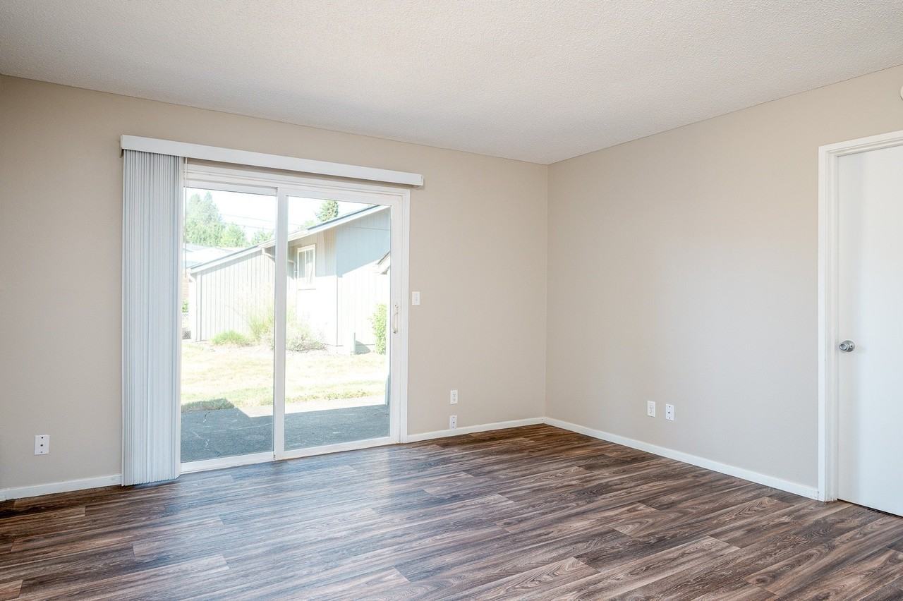 The Jax - Photo 4 of 33