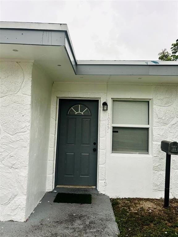 1025 Nw 8th St - Photo 2 of 22