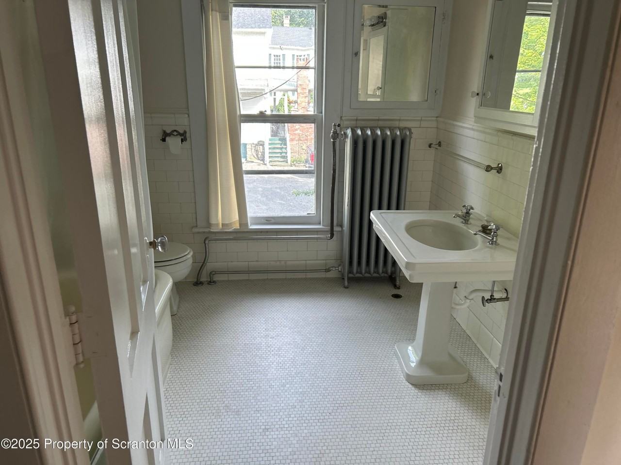 344 Church Street - Photo 4 of 16