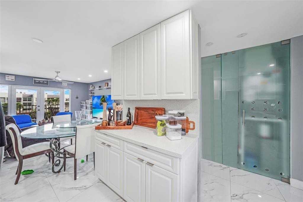 6650 Royal Palm Blvd - Photo 4 of 26