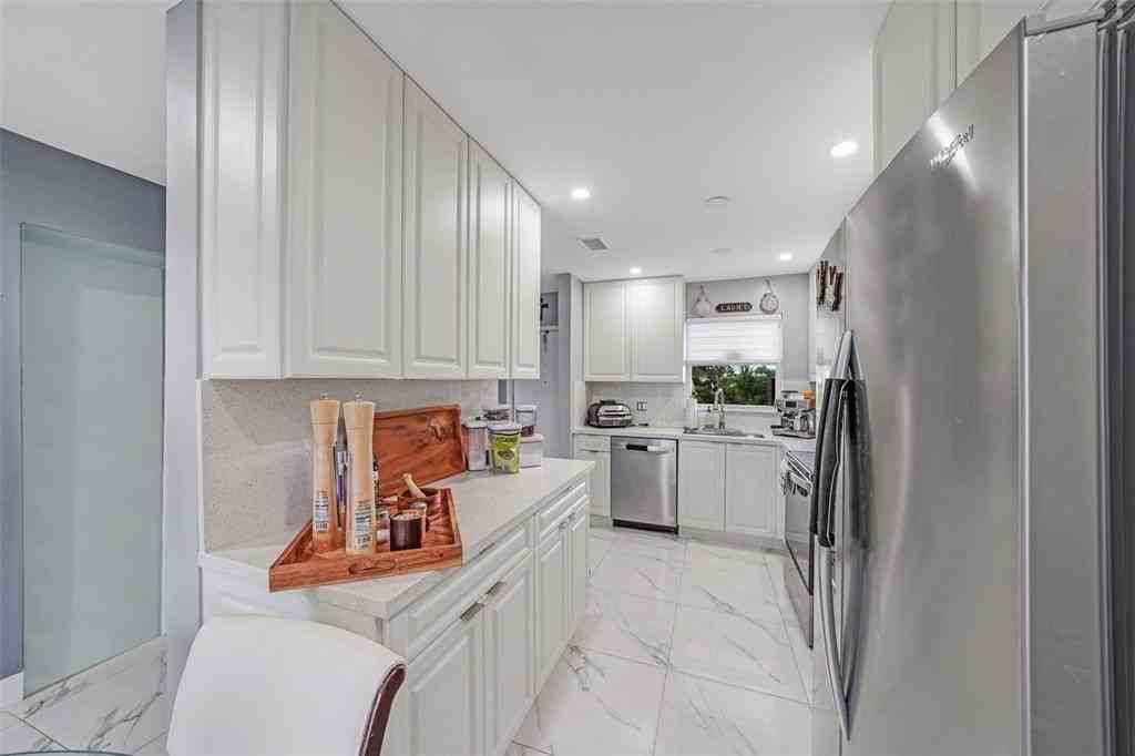6650 Royal Palm Blvd - Photo 6 of 26