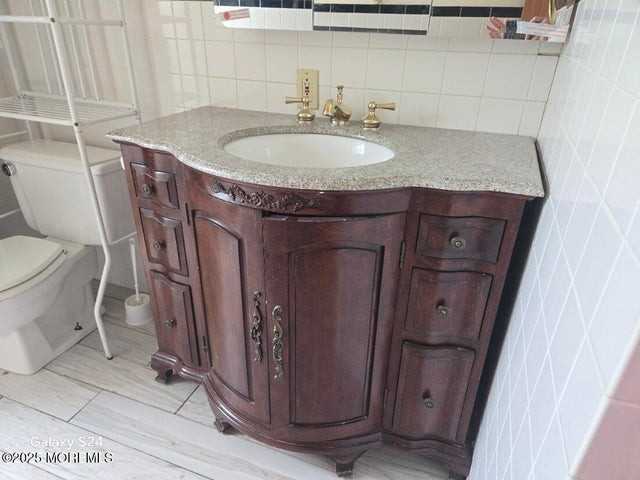 29 Leonard Ave - Photo 6 of 21