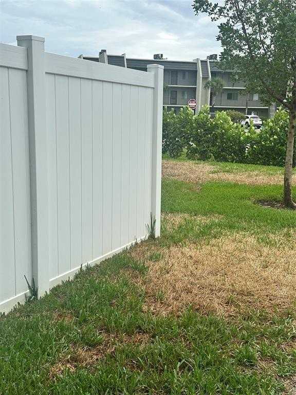 4182 Lagoon Shore Dr - Photo 7 of 34