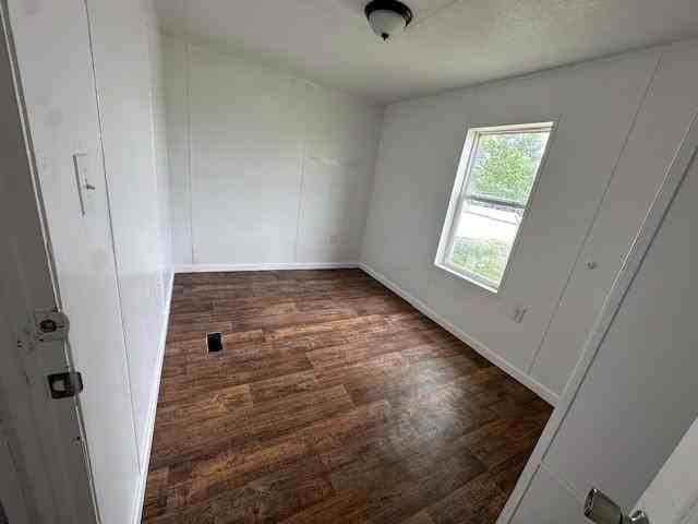 136 Orange St - Photo 7 of 12