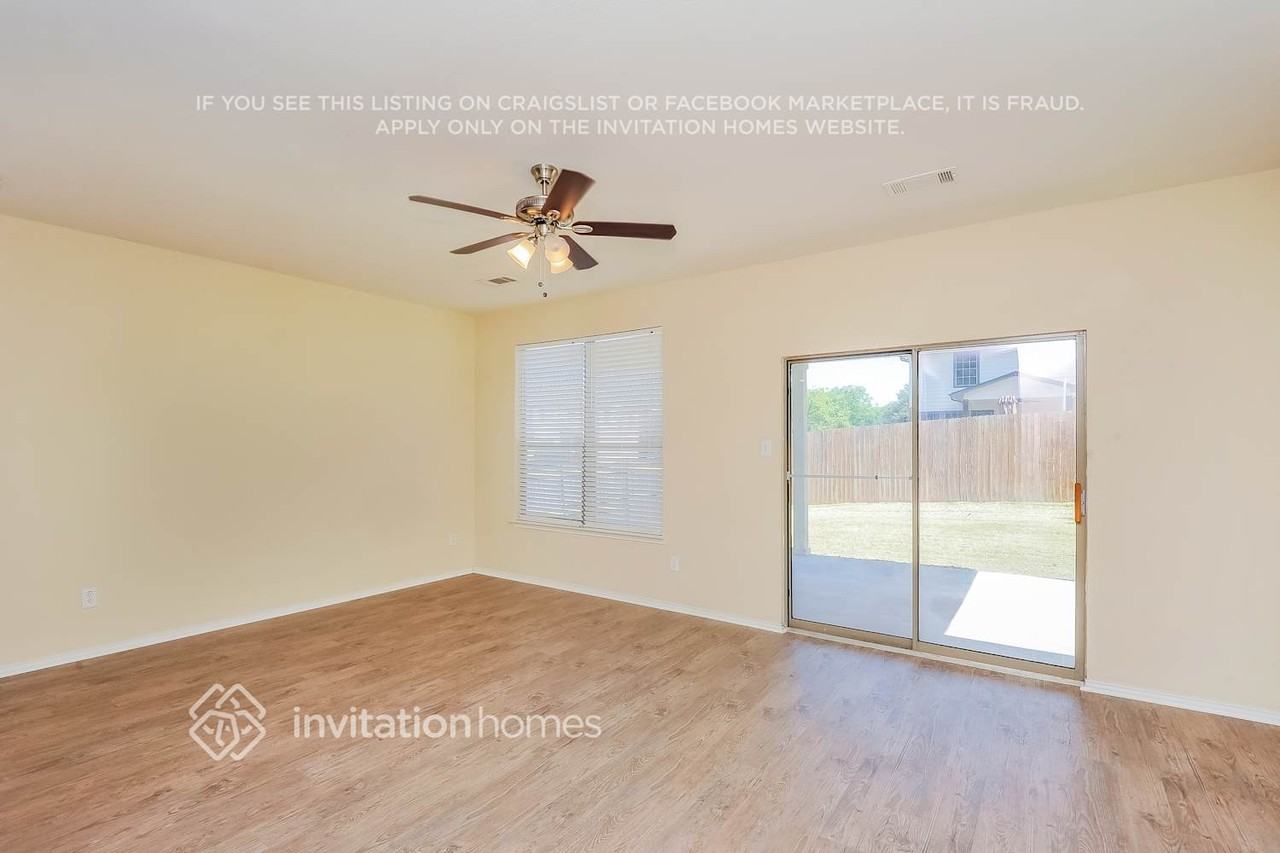 5601 Desert Willow Ct - Photo 5 of 18