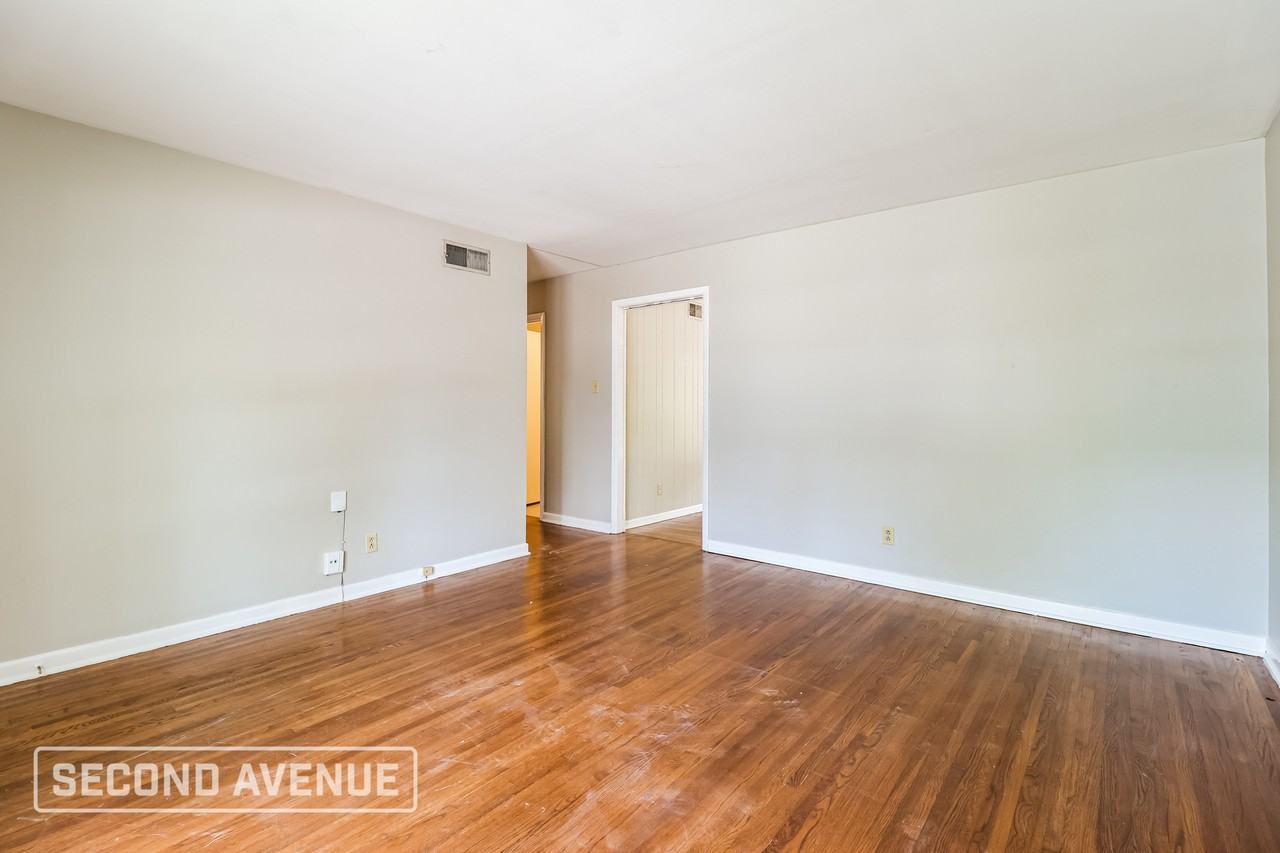 8110 Alvin Ln - Photo 6 of 30