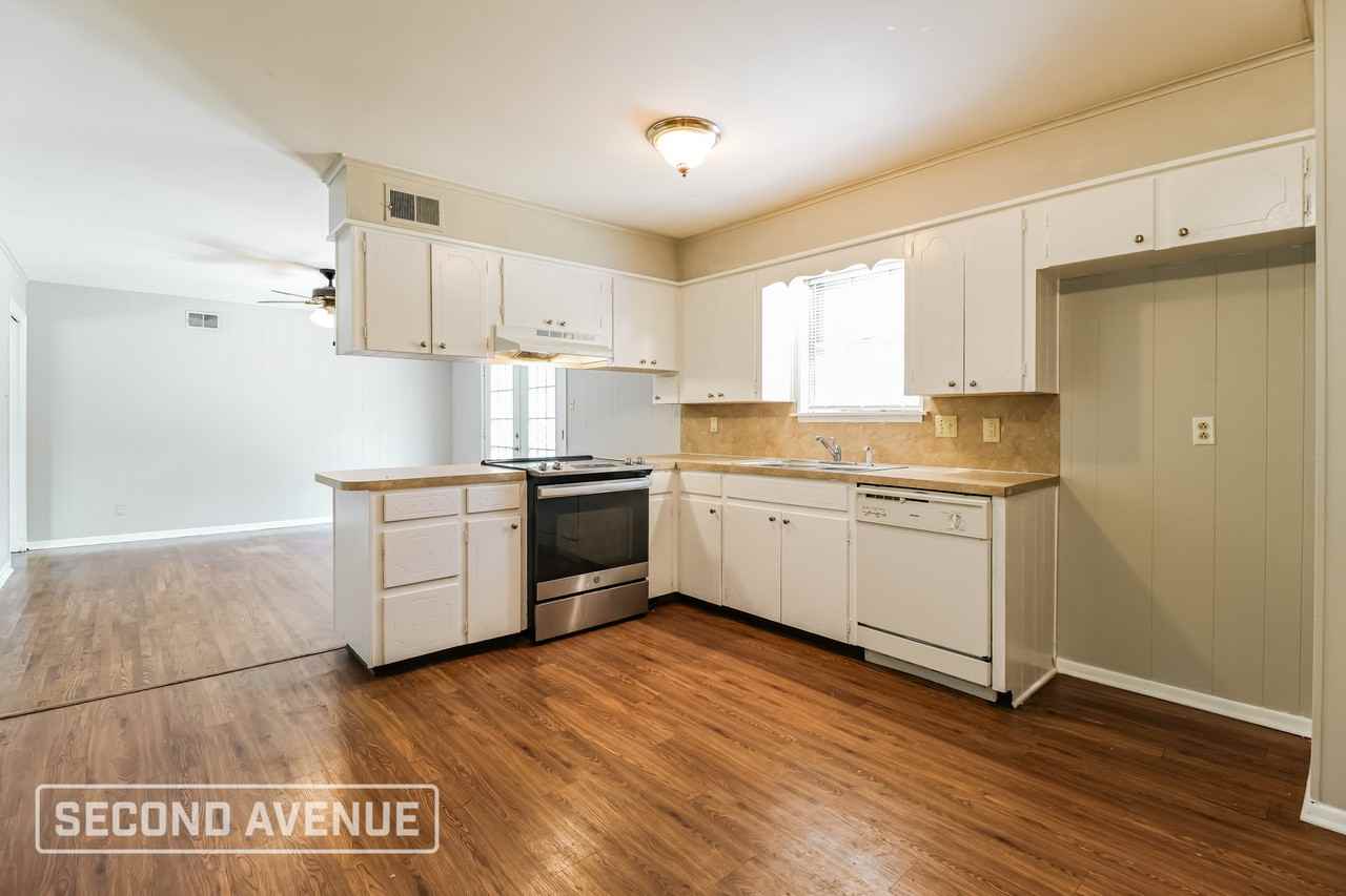 8110 Alvin Ln - Photo 7 of 30