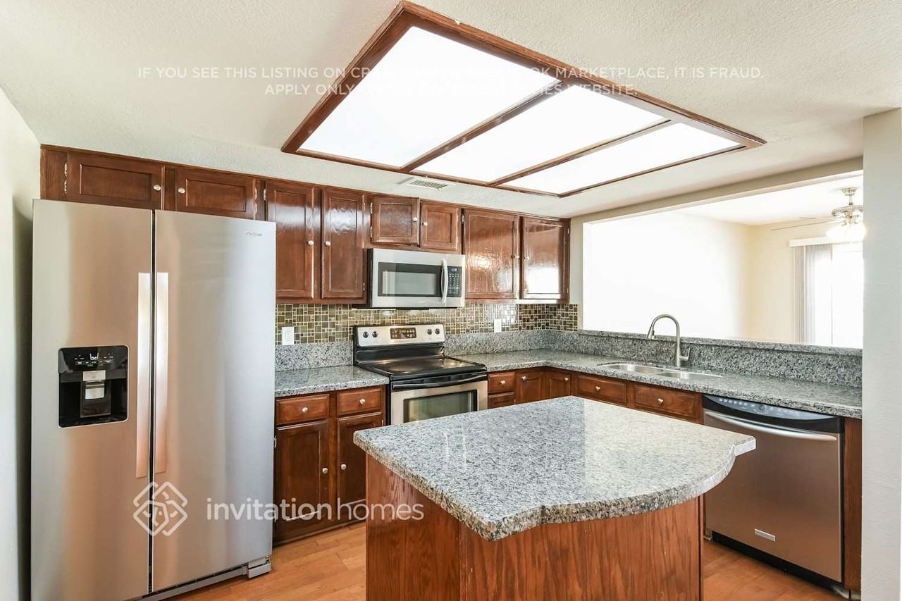 14240 N 50th Ln - Photo 7 of 17