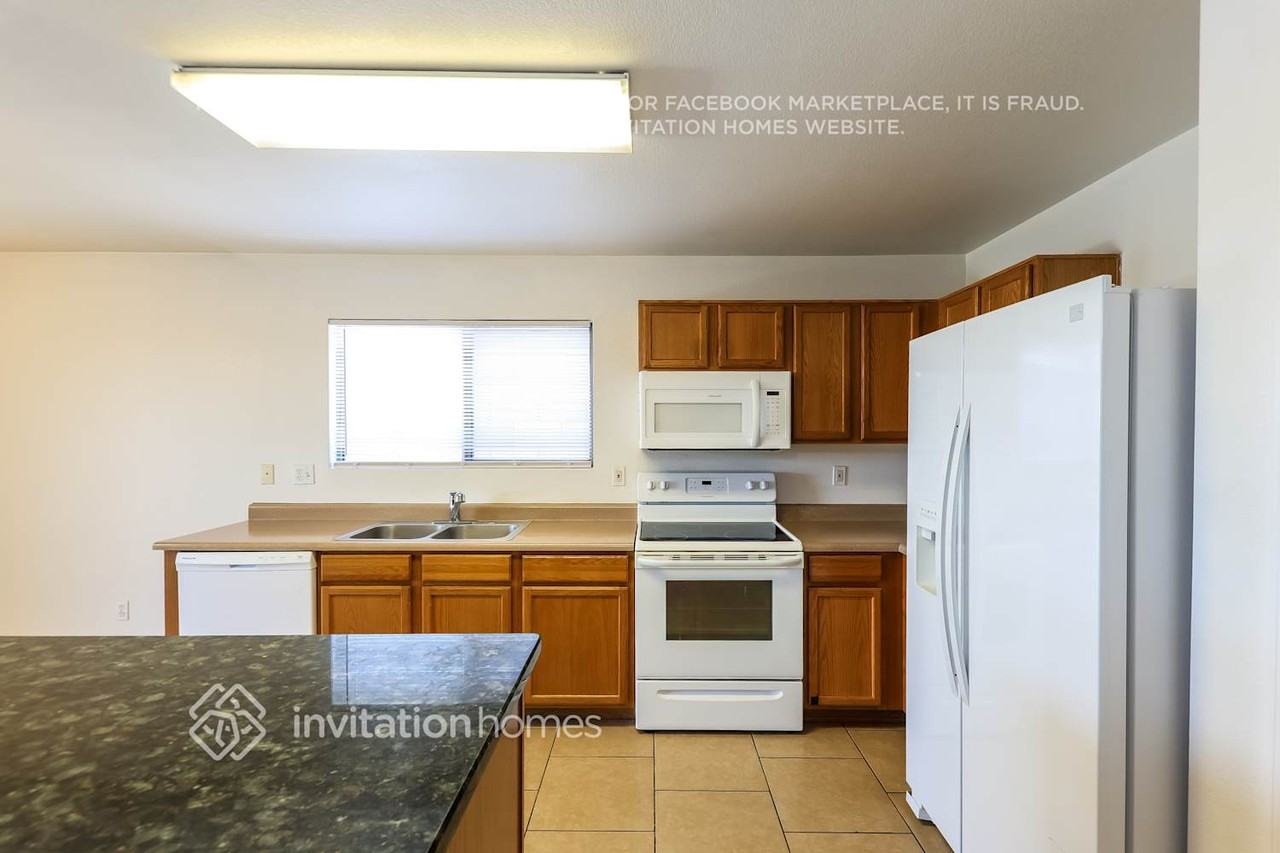 11509 W Wethersfield Rd - Photo 6 of 17