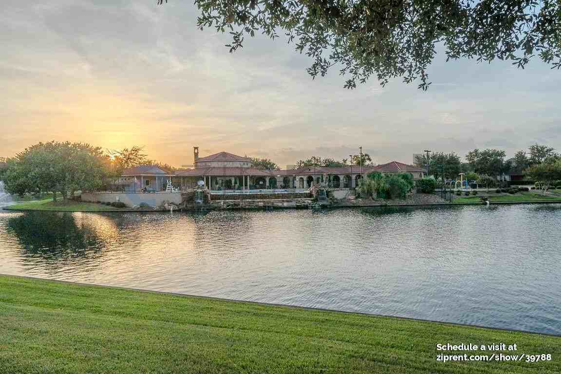 2814 Palm Harbour Dr - Photo 4 of 38