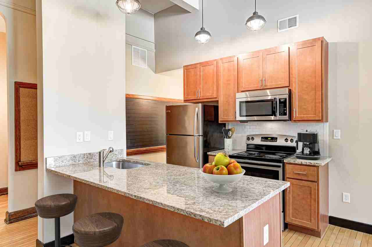 School 85 - Photo 3 of 15