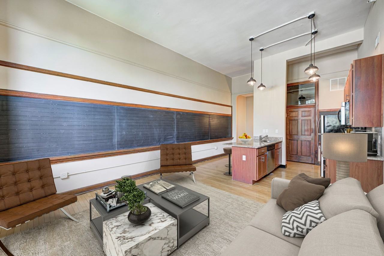 School 85 - Photo 7 of 15